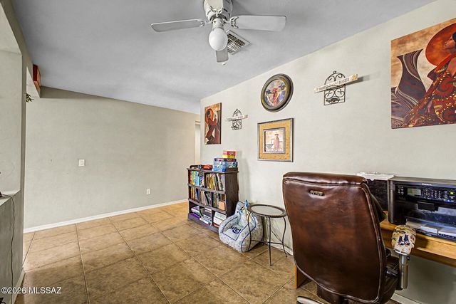 725 S Harry P Stagg Place, Vail, AZ 85641
