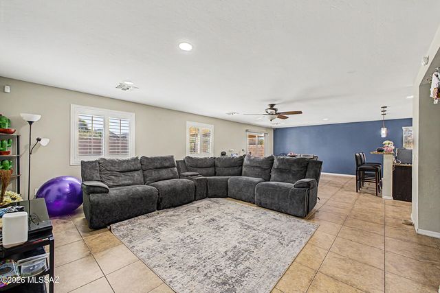 725 S Harry P Stagg Place, Vail, AZ 85641