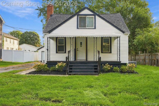 3135 Eastwood Drive, Rochester Hills, MI 48309