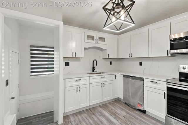 3135 Eastwood Drive, Rochester Hills, MI 48309