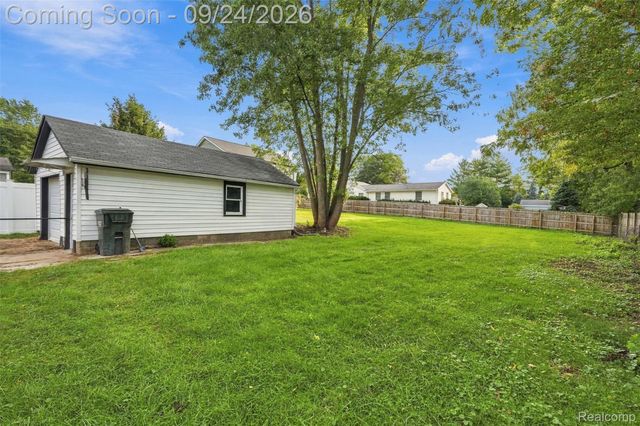 3135 Eastwood Drive, Rochester Hills, MI 48309