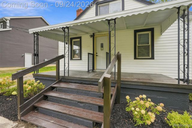3135 Eastwood Drive, Rochester Hills, MI 48309