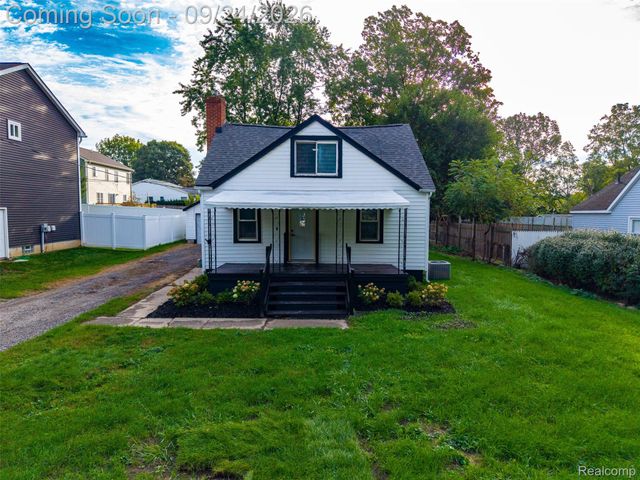 3135 Eastwood Drive, Rochester Hills, MI 48309