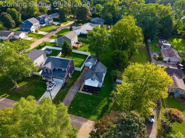 3135 Eastwood Drive, Rochester Hills, MI 48309