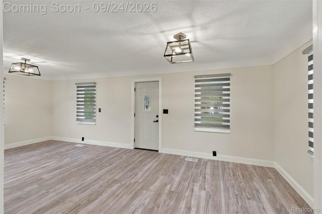 3135 Eastwood Drive, Rochester Hills, MI 48309