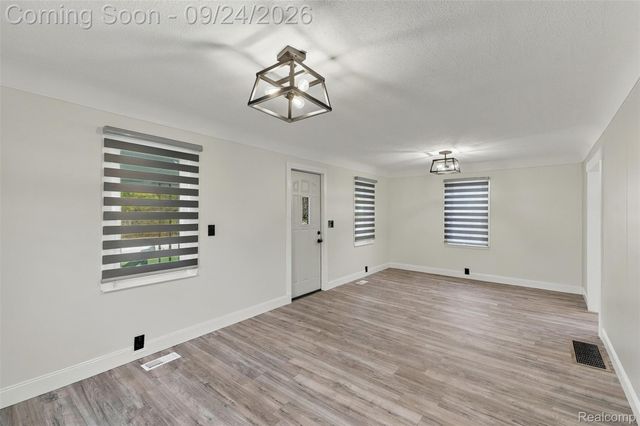 3135 Eastwood Drive, Rochester Hills, MI 48309