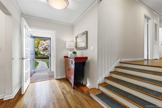 14 Echo Bay Place, New Rochelle, NY 10805