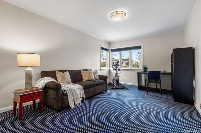 14 Echo Bay Place, New Rochelle, NY 10805