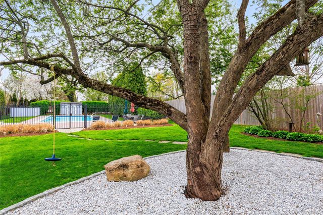 14 Echo Bay Place, New Rochelle, NY 10805