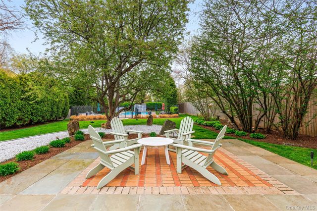 14 Echo Bay Place, New Rochelle, NY 10805