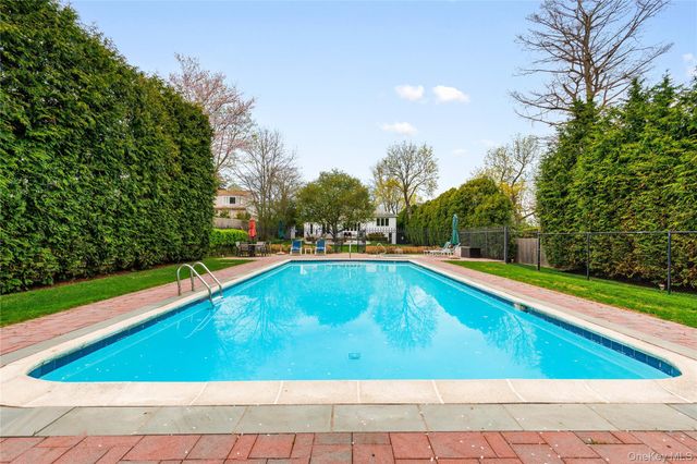 14 Echo Bay Place, New Rochelle, NY 10805