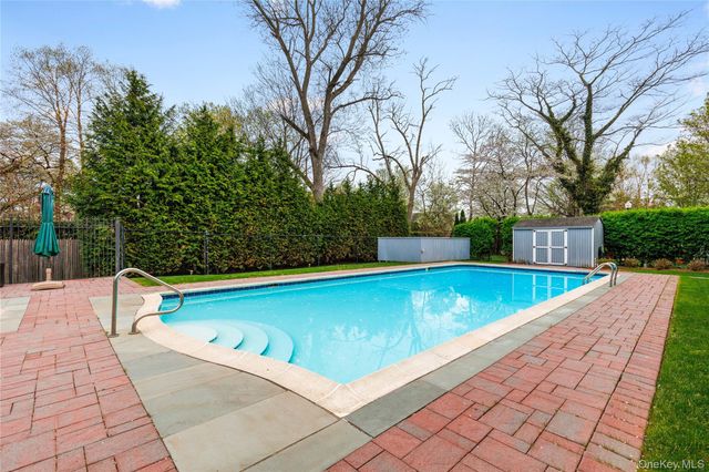 14 Echo Bay Place, New Rochelle, NY 10805