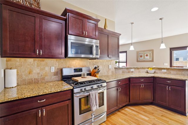 100 SE Stone Prairie Drive, Waukee, IA 50263