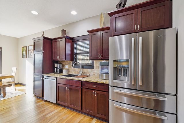 100 SE Stone Prairie Drive, Waukee, IA 50263