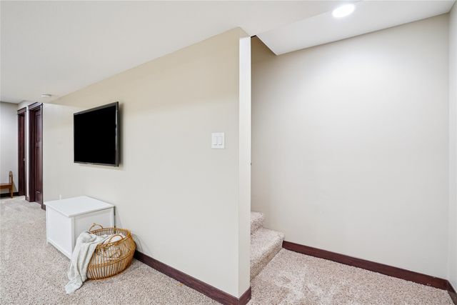 100 SE Stone Prairie Drive, Waukee, IA 50263