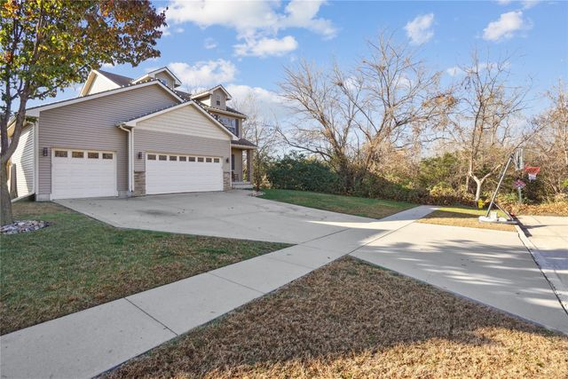 100 SE Stone Prairie Drive, Waukee, IA 50263