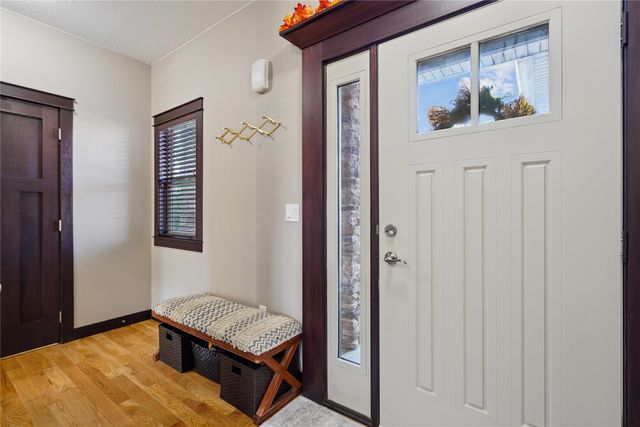 100 SE Stone Prairie Drive, Waukee, IA 50263