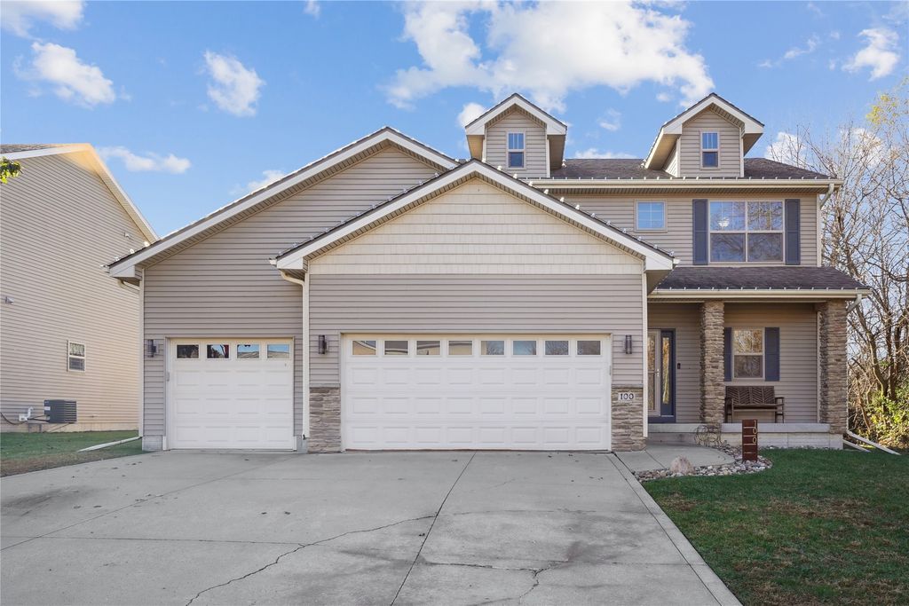 100 SE Stone Prairie Drive, Waukee, IA 50263
