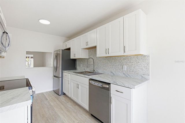 2054 SUNSET POINT ROAD 35, Clearwater, FL 33765