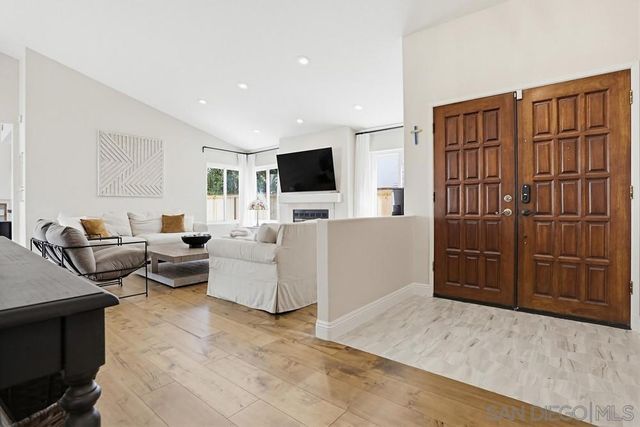 15264 Avenida Rorras, San Diego, CA 92128