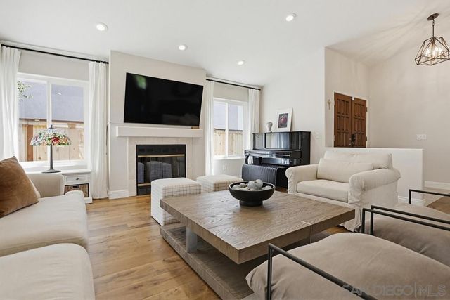 15264 Avenida Rorras, San Diego, CA 92128