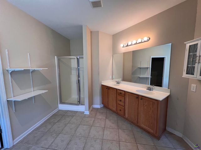 106 Christopher Drive, Byron, GA 31008