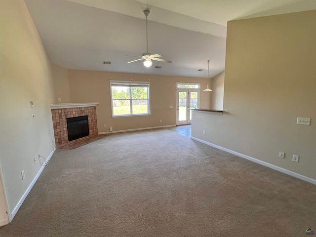 106 Christopher Drive, Byron, GA 31008