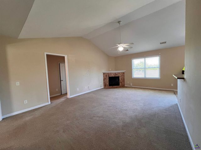 106 Christopher Drive, Byron, GA 31008