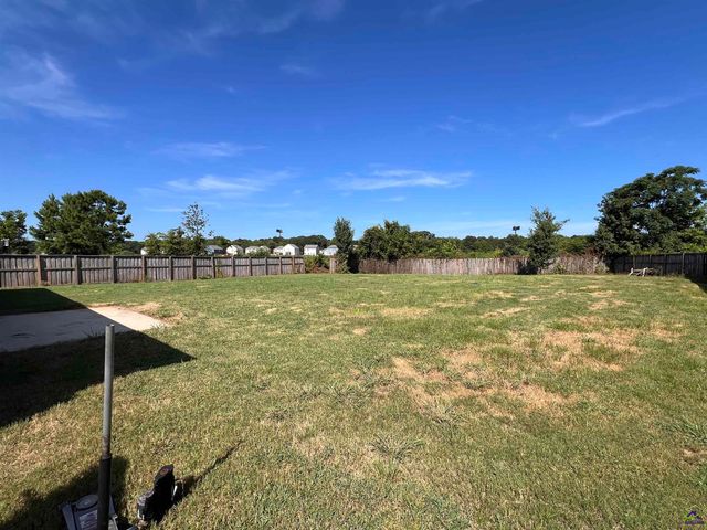 106 Christopher Drive, Byron, GA 31008