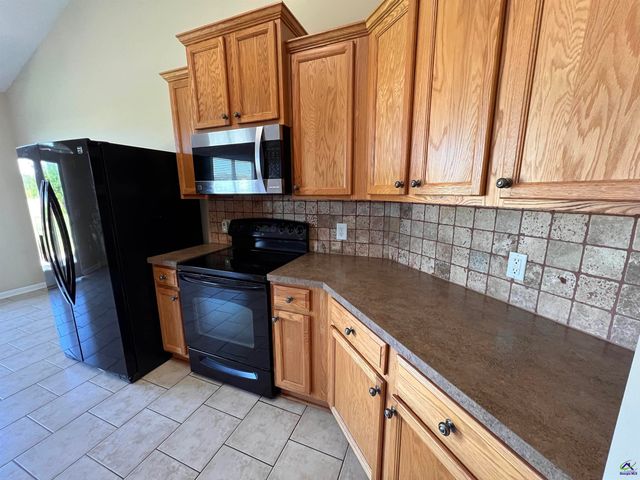 106 Christopher Drive, Byron, GA 31008