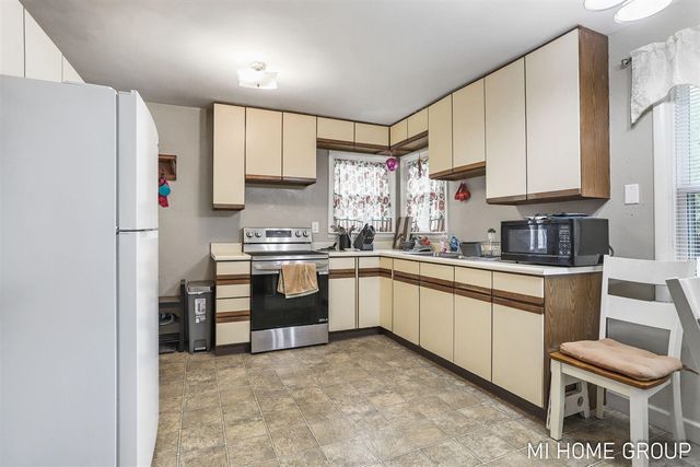 14664 154th Avenue, Grand Haven, MI 49417