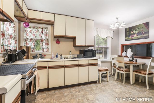 14664 154th Avenue, Grand Haven, MI 49417