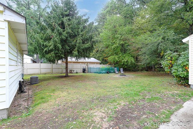 14664 154th Avenue, Grand Haven, MI 49417