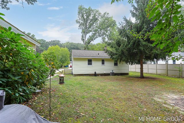 14664 154th Avenue, Grand Haven, MI 49417