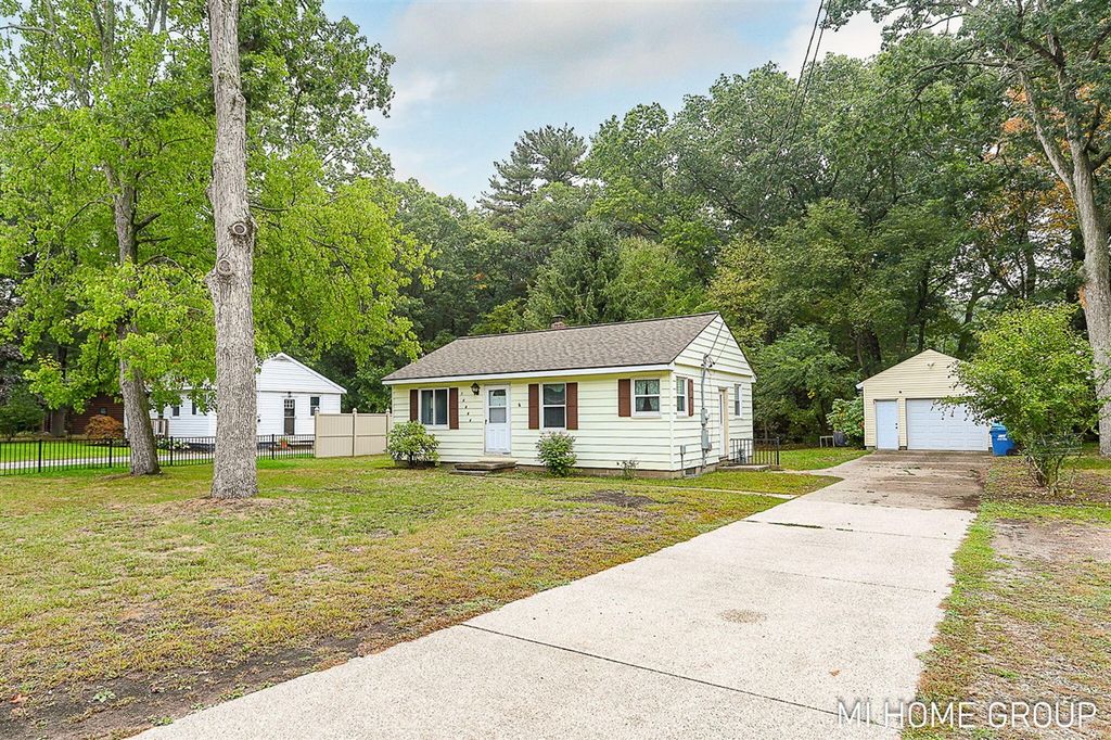 14664 154th Avenue, Grand Haven, MI 49417