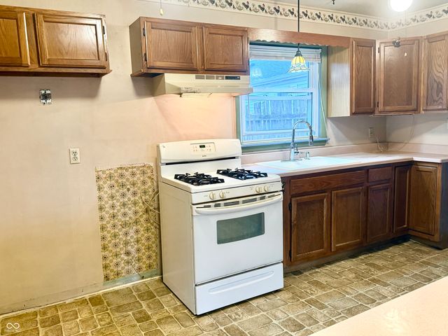 719 W 34th Street, Anderson, IN 46013