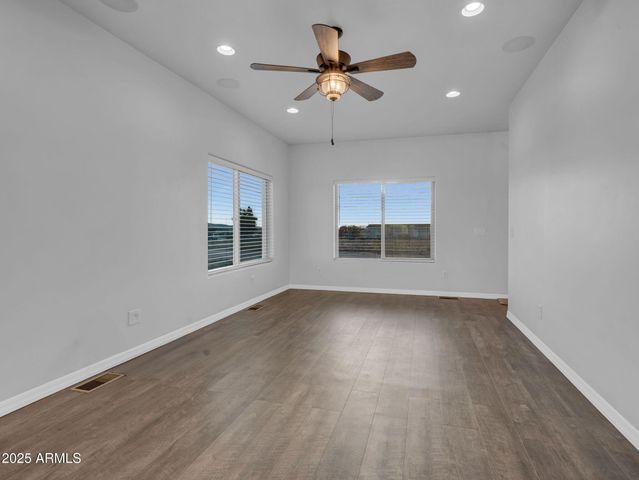 25099 N Constitution Drive, Paulden, AZ 86334