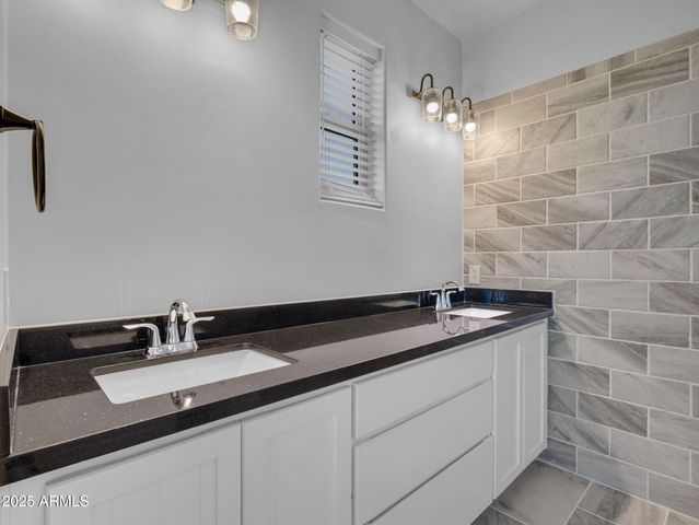 25099 N Constitution Drive, Paulden, AZ 86334