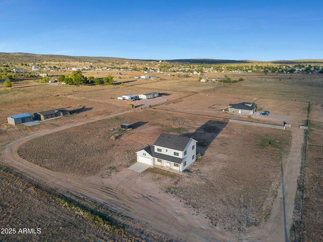 25099 N Constitution Drive, Paulden, AZ 86334
