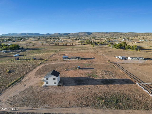25099 N Constitution Drive, Paulden, AZ 86334