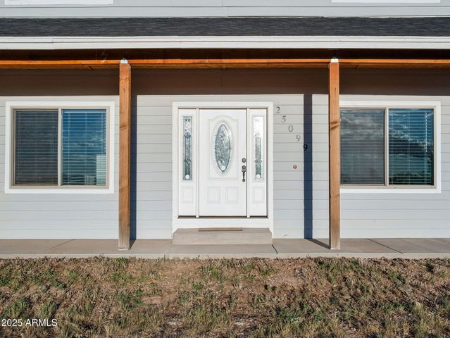 25099 N Constitution Drive, Paulden, AZ 86334