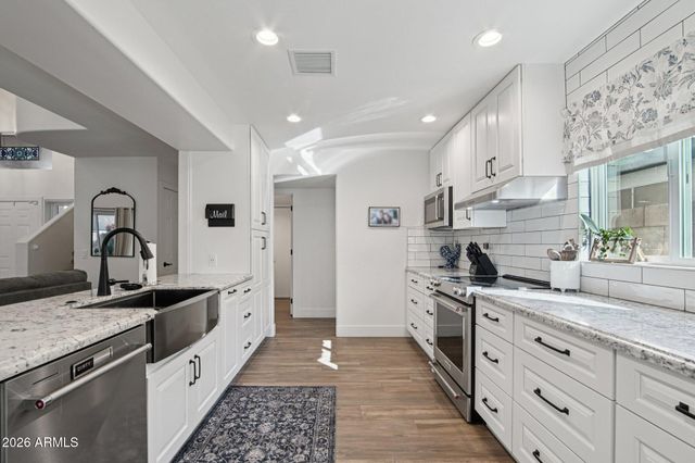 4029 E COOLBROOK Avenue, Phoenix, AZ 85032