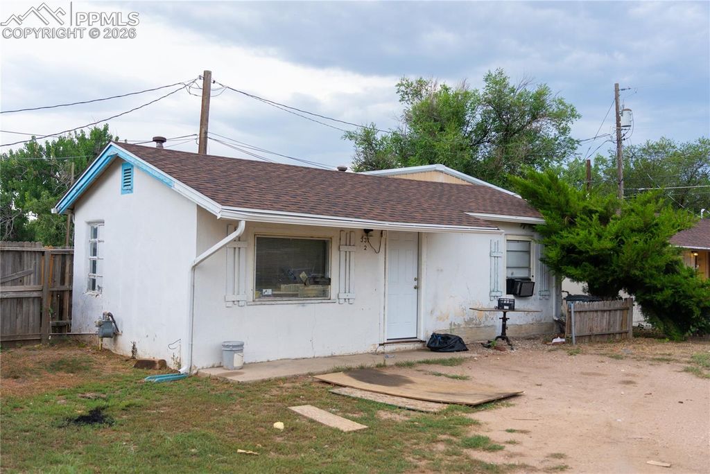 325 S Santa Fe Avenue 1-3, Fountain, CO 80817 — exterior