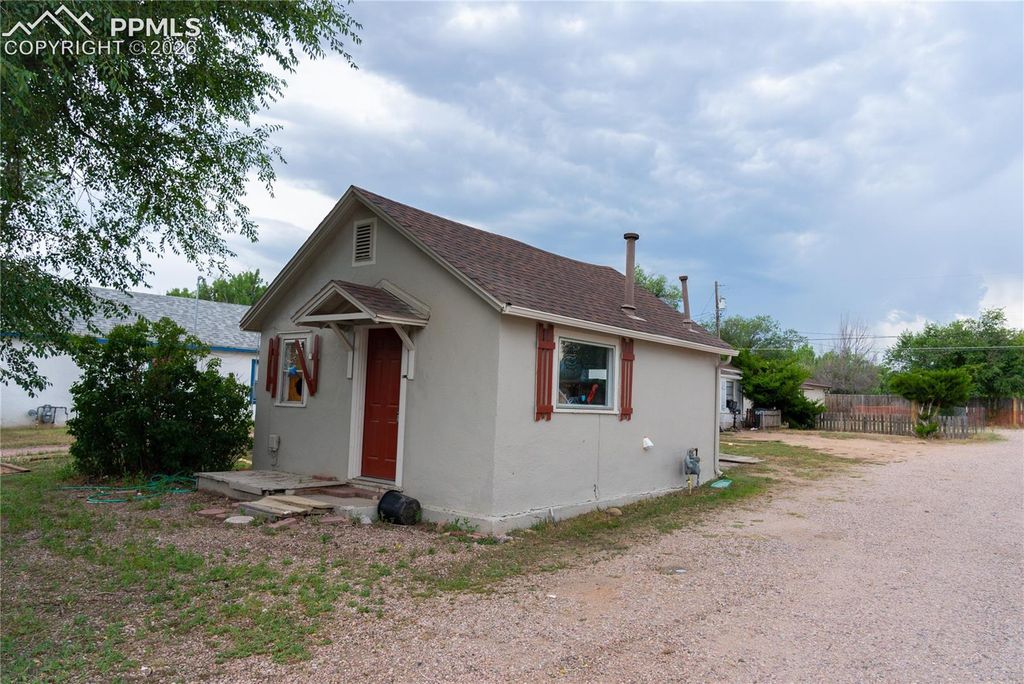 325 S Santa Fe Avenue 1-3, Fountain, CO 80817 — photo 2