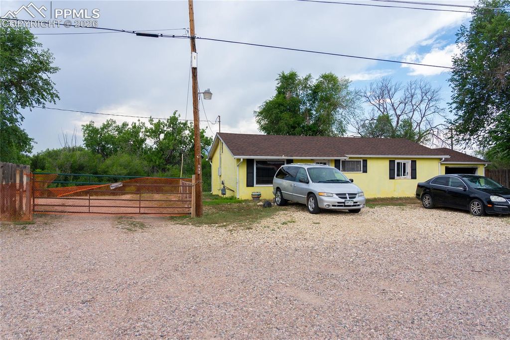 325 S Santa Fe Avenue 1-3, Fountain, CO 80817 — photo 3