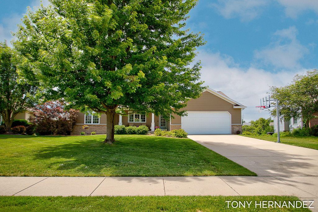 6099 SheldonOak Drive, Hudsonville, MI 49426