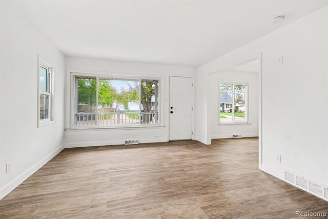 28629 Rush Street, Garden City, MI 48135