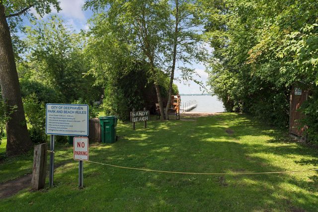 20450 Linwood Road, Deephaven, MN 55331