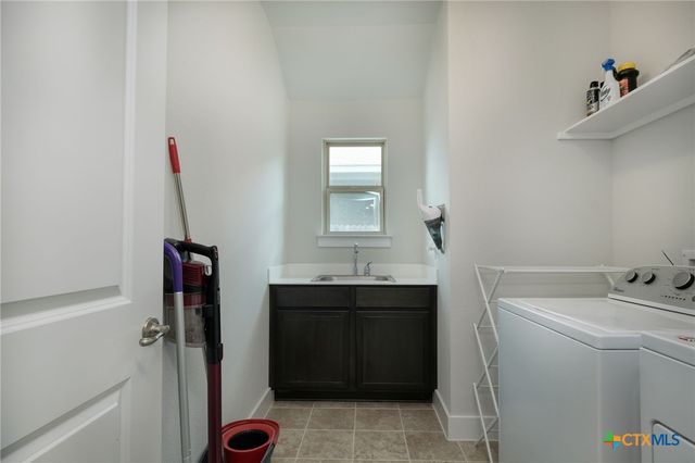 229 Finstown Street, Hutto, TX 78634
