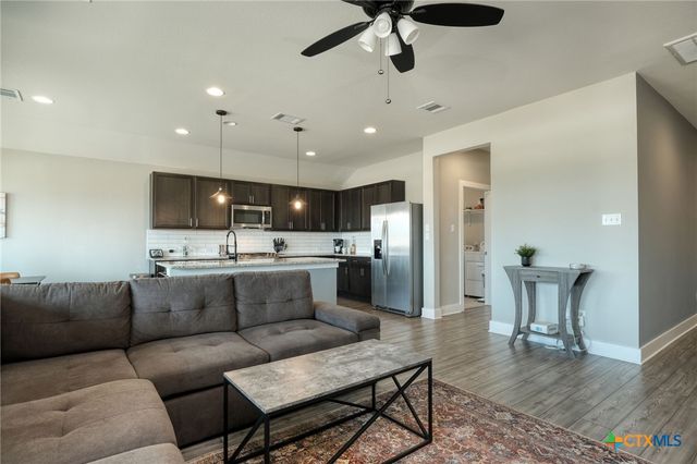 229 Finstown Street, Hutto, TX 78634